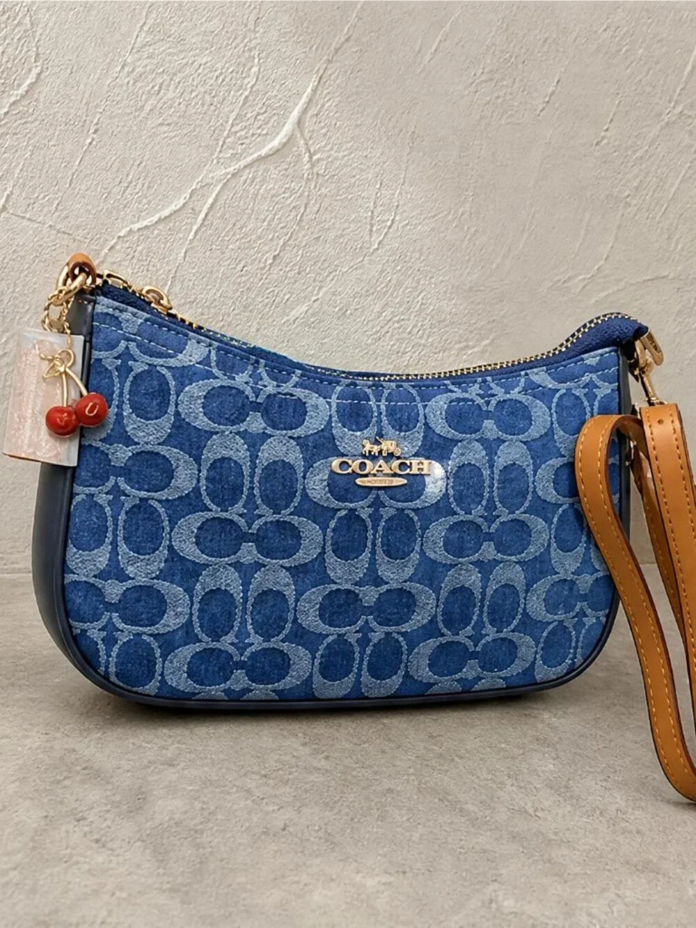 Coach Teri Shoulder Bag In Signature Denim Cherry CAF82 ☘️ Coach